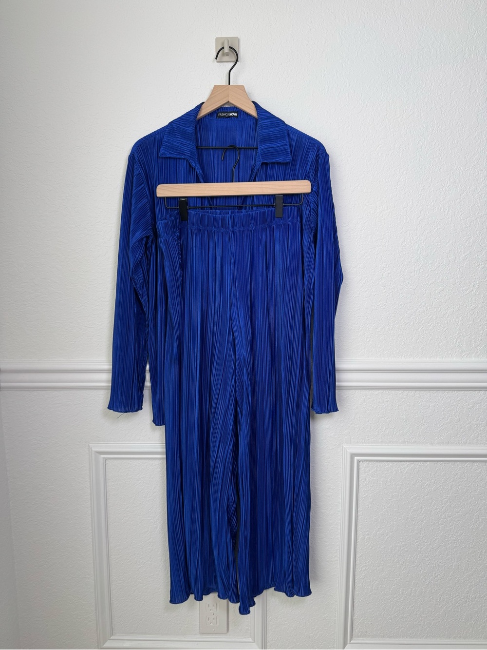 Fashion Nova Royal Blue Pleated 2 Piece Shirt & Wide Leg Pant Set Size Large